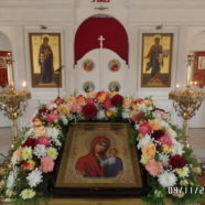В праздник Казанской иконы Божией Матери в храме священномученика Серафима прошло праздничное Богослужение