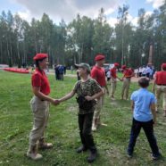 Молодежный актив храма и воспитанники Воскресной школы посетили митинг на Гнездиловской высоте.