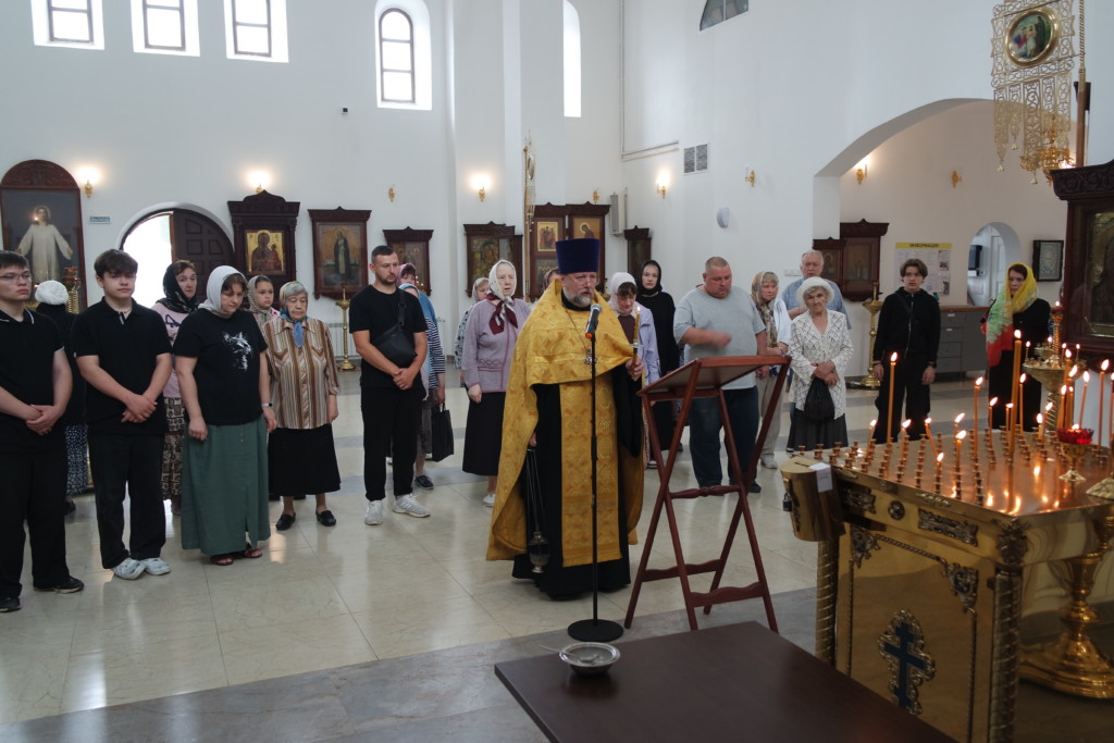 В храме сщмч. Серафима (Чичагова) прошло мероприятие, посвященное Дню памяти и скорби.