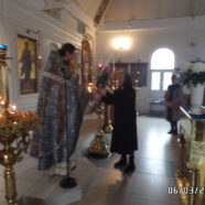 В пятницу первой седмицы Великого поста была совершена Литургия Преждеосвященных Даров в храме Священномученика Серафима. Приход храма поздравил с юбилеем трудницу храма Беляеву Зинаиду Семеновну