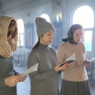 7 декабря прихожане храма совершили чтение Акафиста священномученику Серафиму, митрополиту Петроградскому.