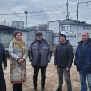 На площадке строительства храма прошло совещание перед посещением стройки В.И. Ресиным