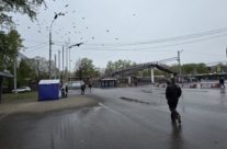 В храме священномученика Серафима прошли миссионерские акции «Подари Пасху» и «Пасхальный диалог».