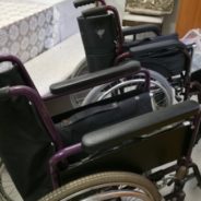 Приходом храма священномученика Серафима переданы инвалидные коляски для военнослужащих СВО