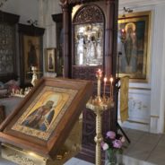 Прихожане и воспитанники Воскресной школы храма Священномученика Серафима, митрополита Петроградского совершили чтение Акафиста священномученику Серафиму