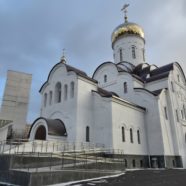 В новом храме, священномученика Серафима, митрополита Петроградского, обустроили алтарь и произвели уборку после строительства храма.