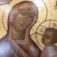 В храм священномученика Серафима, митрополита Петроградского пожертвовали отреставрированную икону Пресвятой Богородицы «Тихвинская» 18 века.