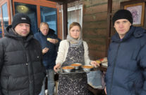 Приход храма священномученика Серафима, митрополита Петроградского г. Москвы в праздник Рождества Христова накормили горячей едой бездомных