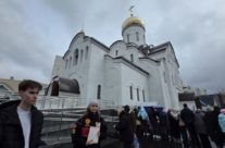 В Великую Субботу Страстной седмицы в храме священномученика Серафима совершен чин освящение пасок и куличей прихожанам и жителям района Южное Бутово