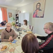 В храме священномученика Серафима прошло очердное занятие в Воскресной школе для взрослых