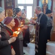 В храме священномученика Серафима было совершено первое в Великой пост Таинство Соборования