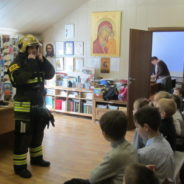 В Воскресной школе храма Священномученика Серафима, митрополита Петроградского в Южном Бутове прошло занятие по пожарной безопасности