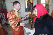 Радоница, Богослужение, раздача листовок.