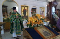 Богослужение в день памяти перенесения мощей преподобного Сергия Радонежского в храме священномученика Серафима