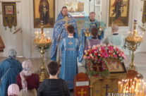 Богослужение в храме Священномученика Серафима в праздник Благовещения Пресвятой Богородицы