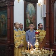 Богослужение в Неделю 14-ю по Пятидесятнице в храме Священномученика Серафима