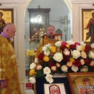 В день памяти святителя Николая Чудотворца и святителя Максима, митрополита Киевского, в храме священномученика Серафима прошло праздничное Богослужение. День тезоименитства и день рождения настоятеля