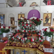 В пятницу Страстной седмицы в храме священномученика Серафима совершена вечерня с выносом Плащаницы Спасителя