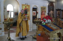 Богослужение в храме Священномученика Серафима в день Собора Вселенских учителей и святителей Василия Великого, Григория Богослова и Иоанна Златоустого