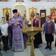 Народный хор прихожан храма Священномученика Серафима, митрополита Петроградского принял участие в Богослужении в субботу 1-й седмицы Великого поста