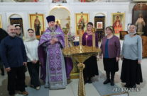 Народный хор прихожан храма Священномученика Серафима, митрополита Петроградского принял участие в Богослужении в субботу 1-й седмицы Великого поста