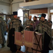 В канун пятницы Страстной седмицы совершена утреня с чтением двенадцати Страстных Евангелий в храме Священномученика Серафима