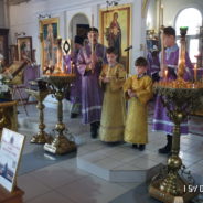 Богослужение в Неделю Крестопоклонную  в храме Священномученика Серафима