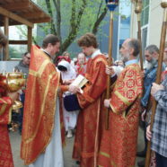 Пасхальное богослужение в Среду Светлой седмицы в храме священномученика Серафима