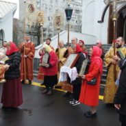 Богослужение в Пятницу Светлой седмицы в храме священномученика Серафима. Празднование иконы Божией Матери «Живоносный Источник».