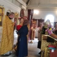 Богослужение в храме священномученика Серафима в  в день празднования перенесение мощей блгв. кн. Александра Невского, обретение мощей блгв. кн. Даниила Московского